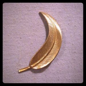 Golden leaf broach